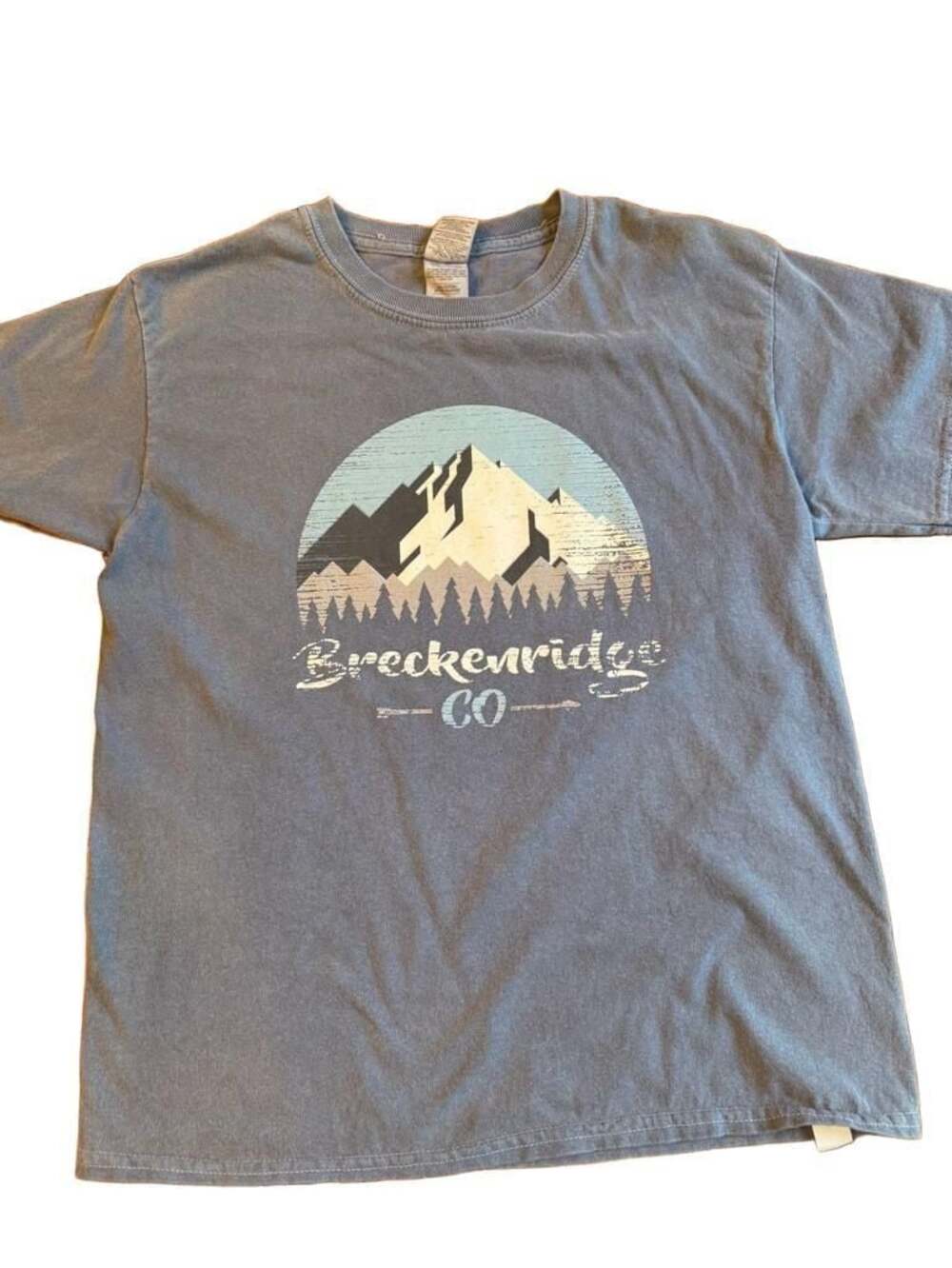 Gildan Heavy Cotton T-Shirt with Breckenridge CO Mountain Design b1295
